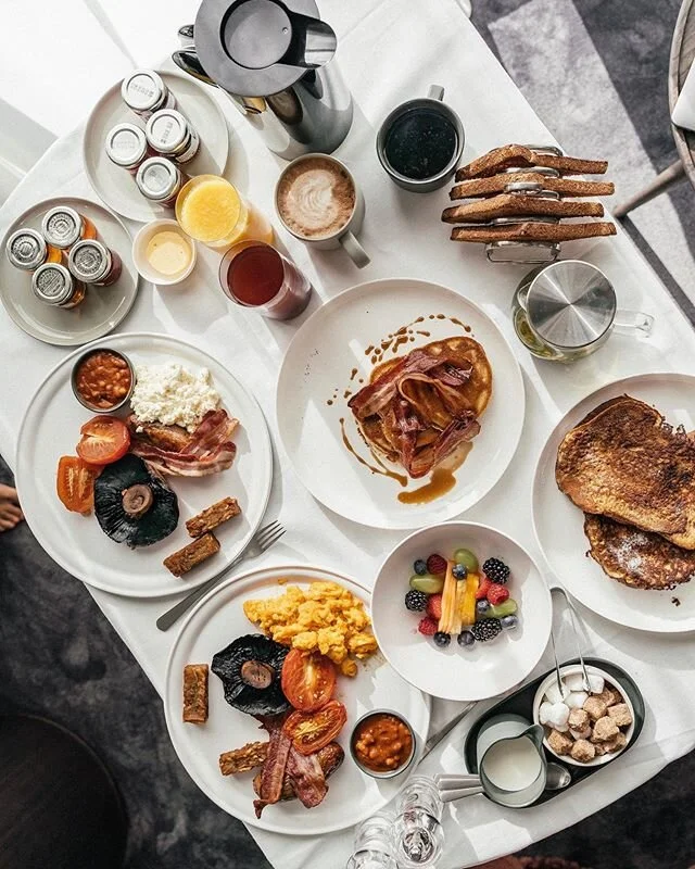 last breakfast of the decade, make it a good one 😍🍳☕️ @thestratford
