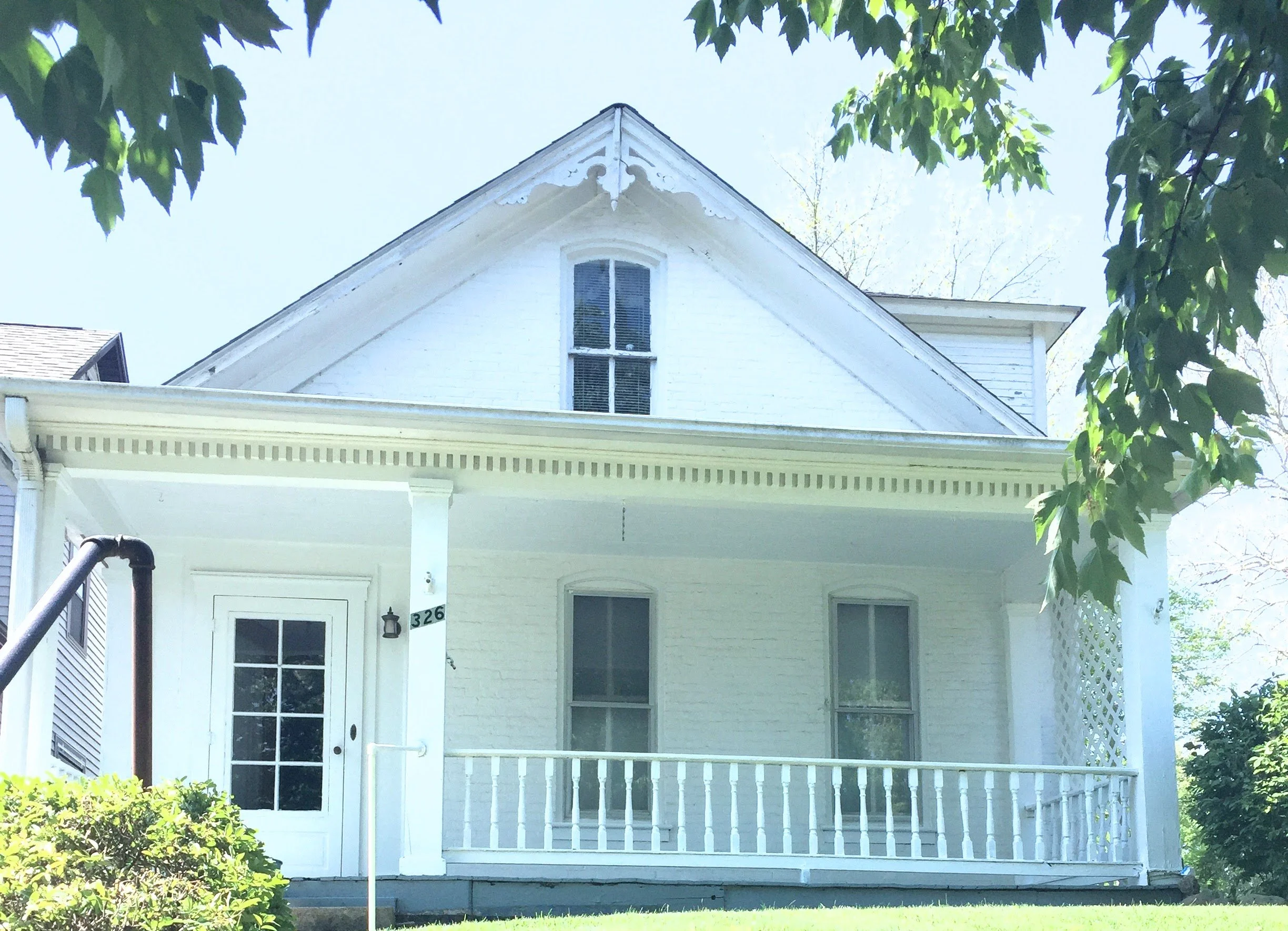 326 E Walnut.JPG