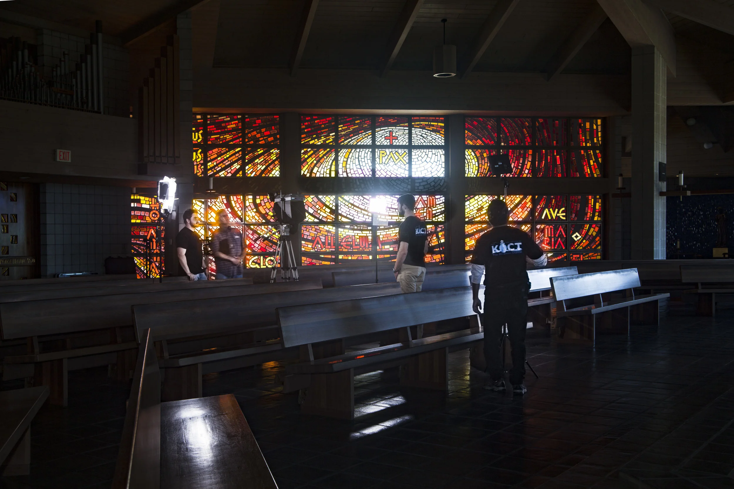 Jon, Tom, Addison, and Miguel set up.JPG