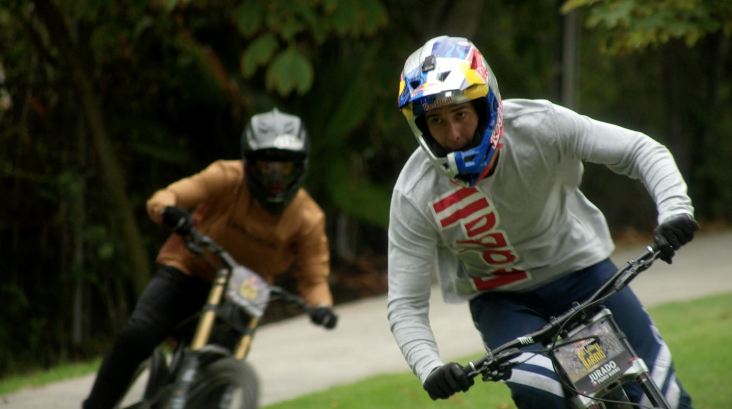 Red Bull "Del cerro al barrio"