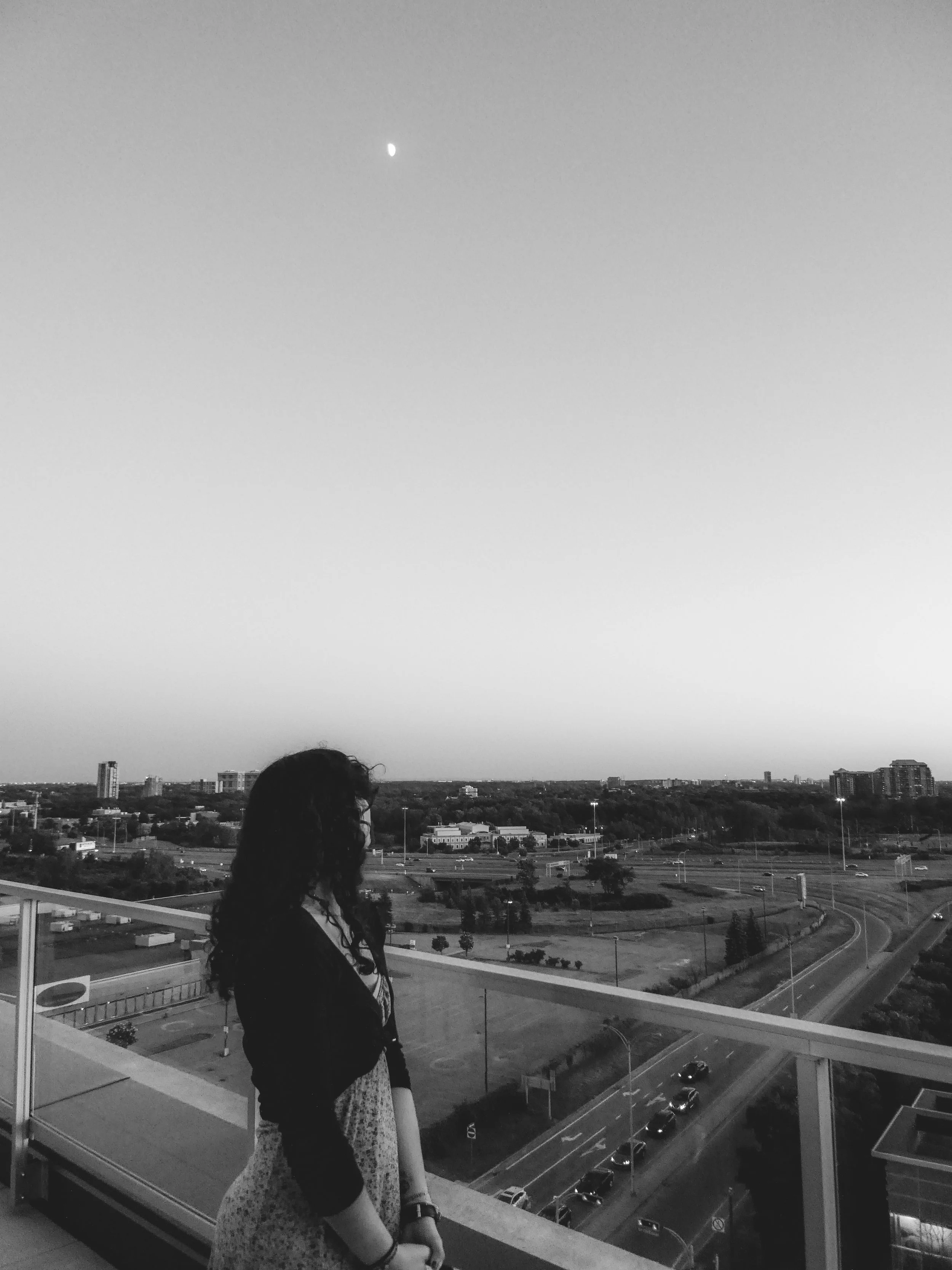 Libby Ember Confronts Contradiction and Emotional Release on New Single “Let Me Go”