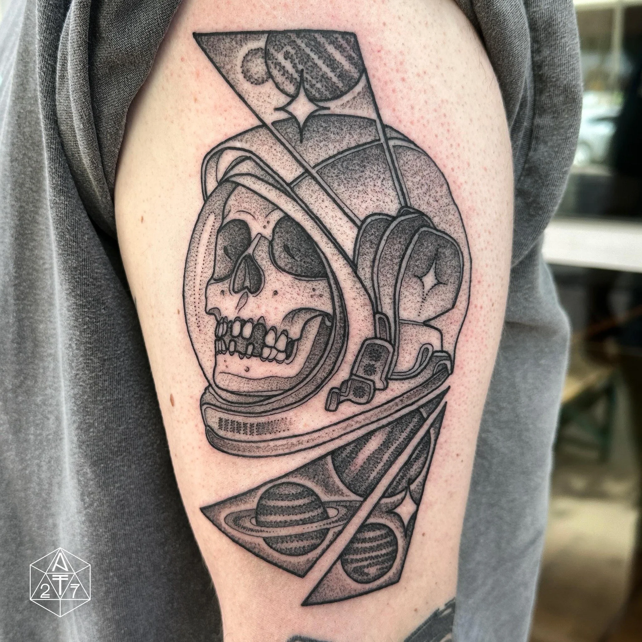 Ground control to major tom. 
. 
.
.

#tattoo #tattoos #tattooartist #az #arizona #aztattoo #phx #phoenix #phoenixtattoo #dtphx #downtownphoenix #scottsdale #27 #27tattoo #27tattoostudio #tattoosnob #27tattoostudio_phx u#art #artwork #artlife #aztatt