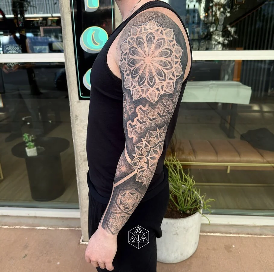 #tattoo #tattoos #tattooartist #az #arizona #aztattoo #phx #phoenix #phoenixtattoo #dtphx #downtownphoenix #scottsdale #27 #27tattoo #27tattoostudio #tattoosnob #27tattoostudio_phx #tatsoul #geometry #geometric #art #artwork #artlife #aztattooartist 