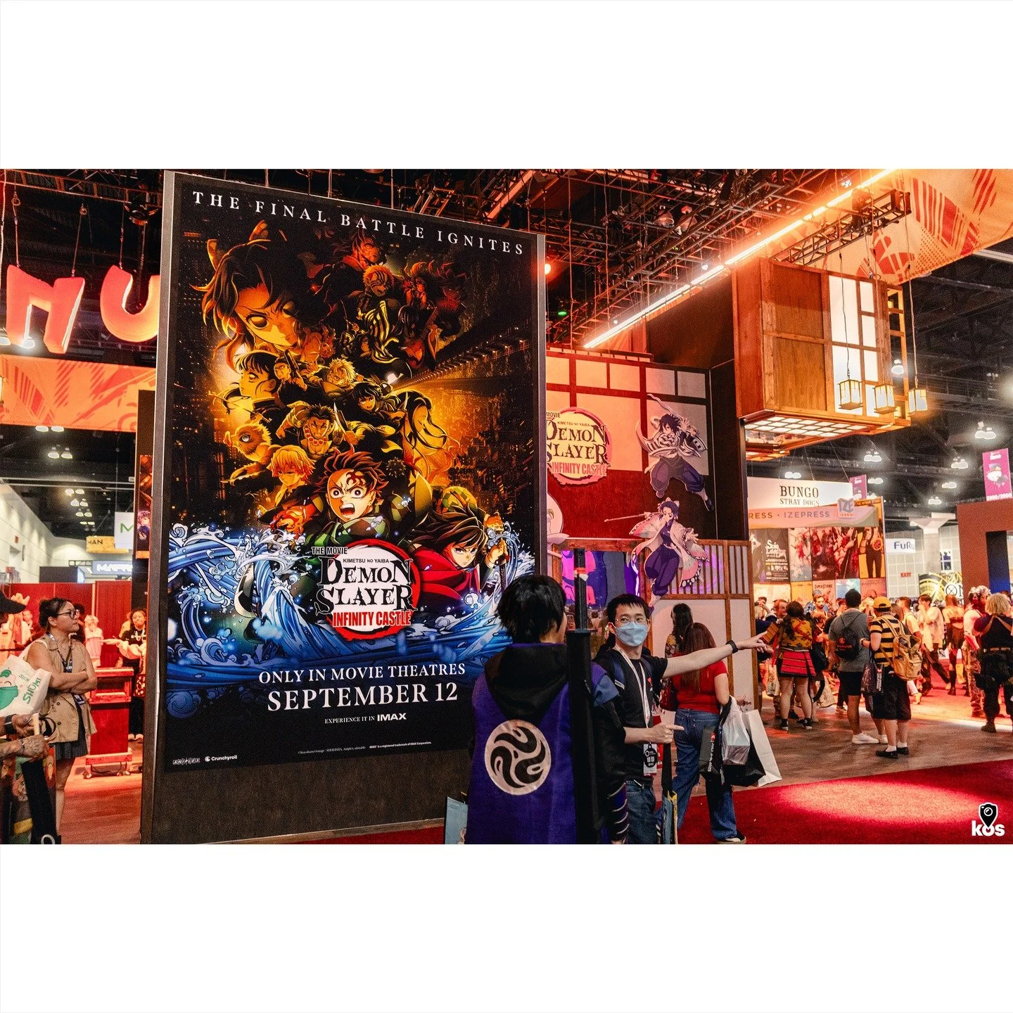 Crowd surfing without the surfing.
⠀⠀
--------
Photographer: #kennyonset
Camera: #canoneosr6markii
Lens: #canon28mmf28
⠀⠀
#animeexpo #ax2025 #animeexpo2025 #candidphoto #losangelesconventioncenter #peoplewatchingpeople #animecon #animeconvention #ani