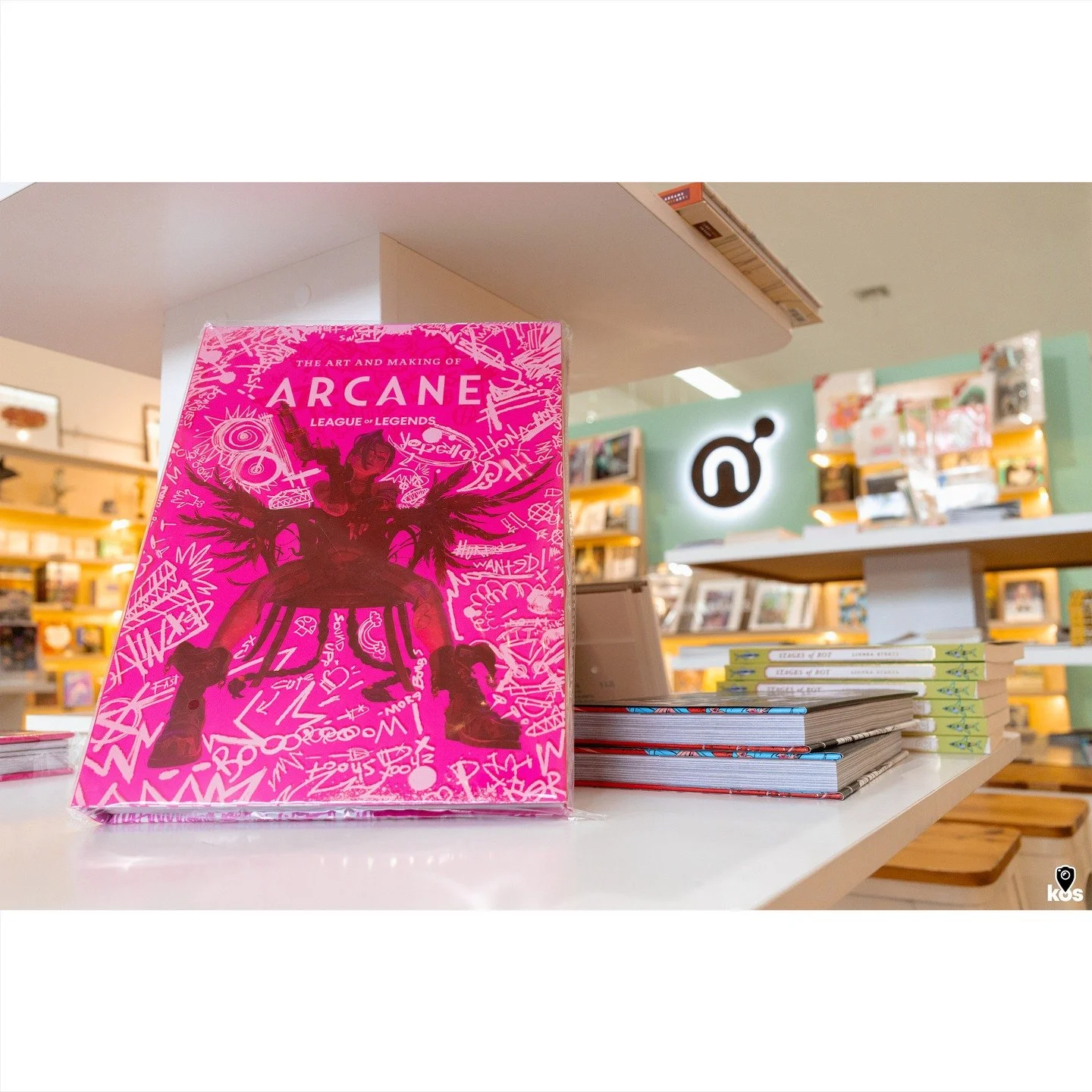 A celebration of all things pink and blue, maybe purple in between.
⠀⠀
--------
Photographer: #kennyonset
Camera: #canoneosr
Lens: #canon28mmf28
⠀⠀
#leagueoflegends #gallerynucleus #arcane #arcaneart #arcane #arcaneshow #arcanefanart #vicait #arcanea