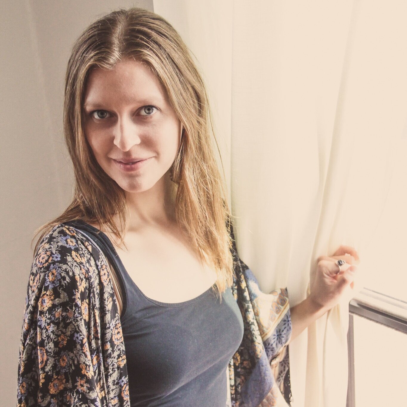 T4 - Molly Andrews-Hinders — The Midwives