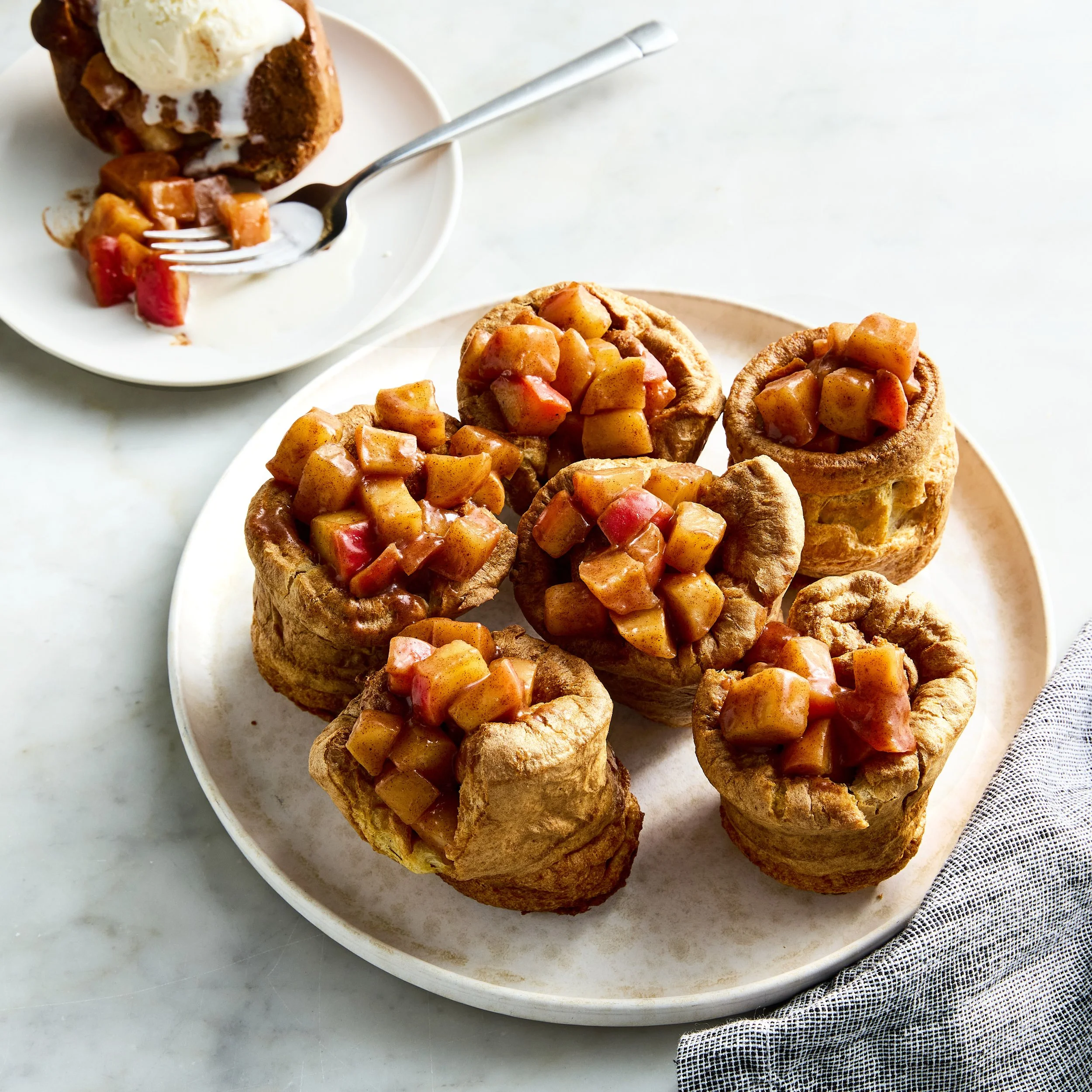 APPLE-PIE_YORKSHIRE_PUDDING_1x1_7584.lo.jpg
