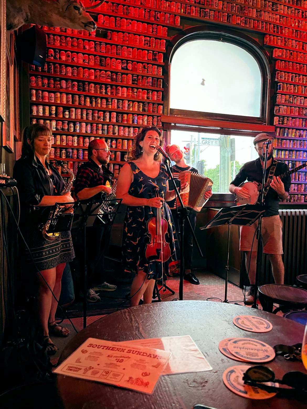 The Backyard Banjo Club At The Retreat Hotel 