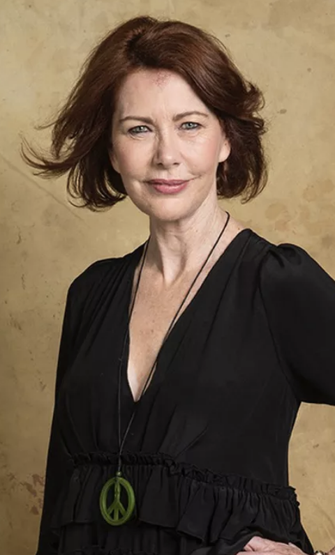 Vicki Holder.png