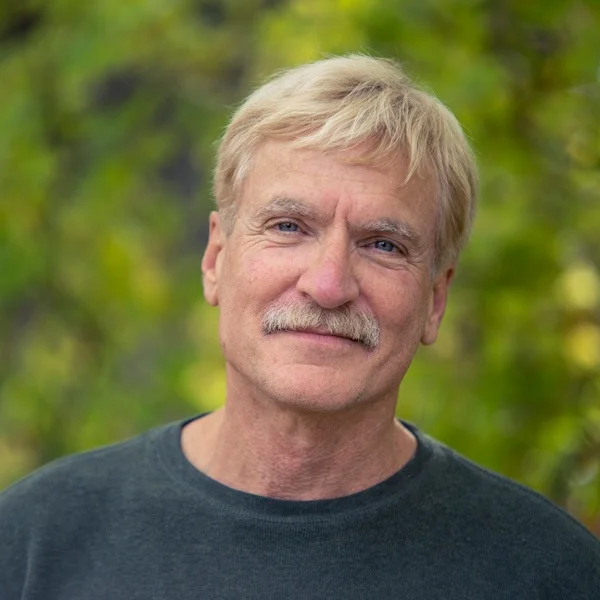 GARY FERGUSON Science Writer Award-winning science writer Gary Ferguson is the author of 26 books on nature and ecology. His presentations are based on 35 years spent exploring the marriage of biology, cultural history, and psychology. He lives with his wife, Dr. Mary Clare, in Bozeman, Montana. .