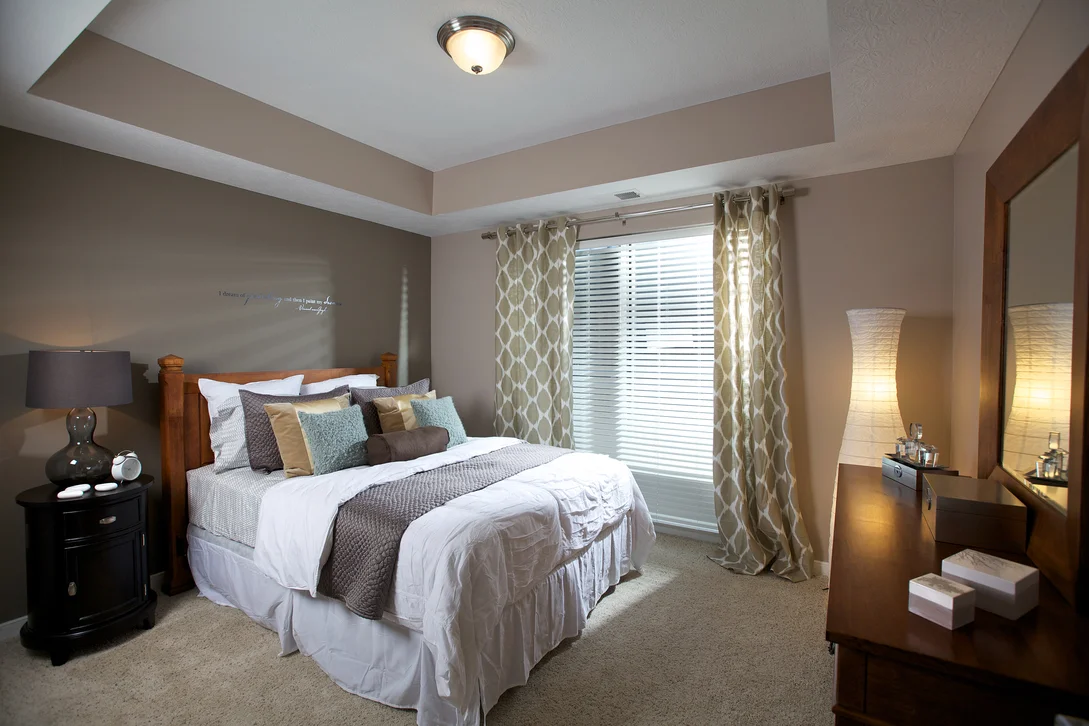 Flats on Vine bedroom.jpg