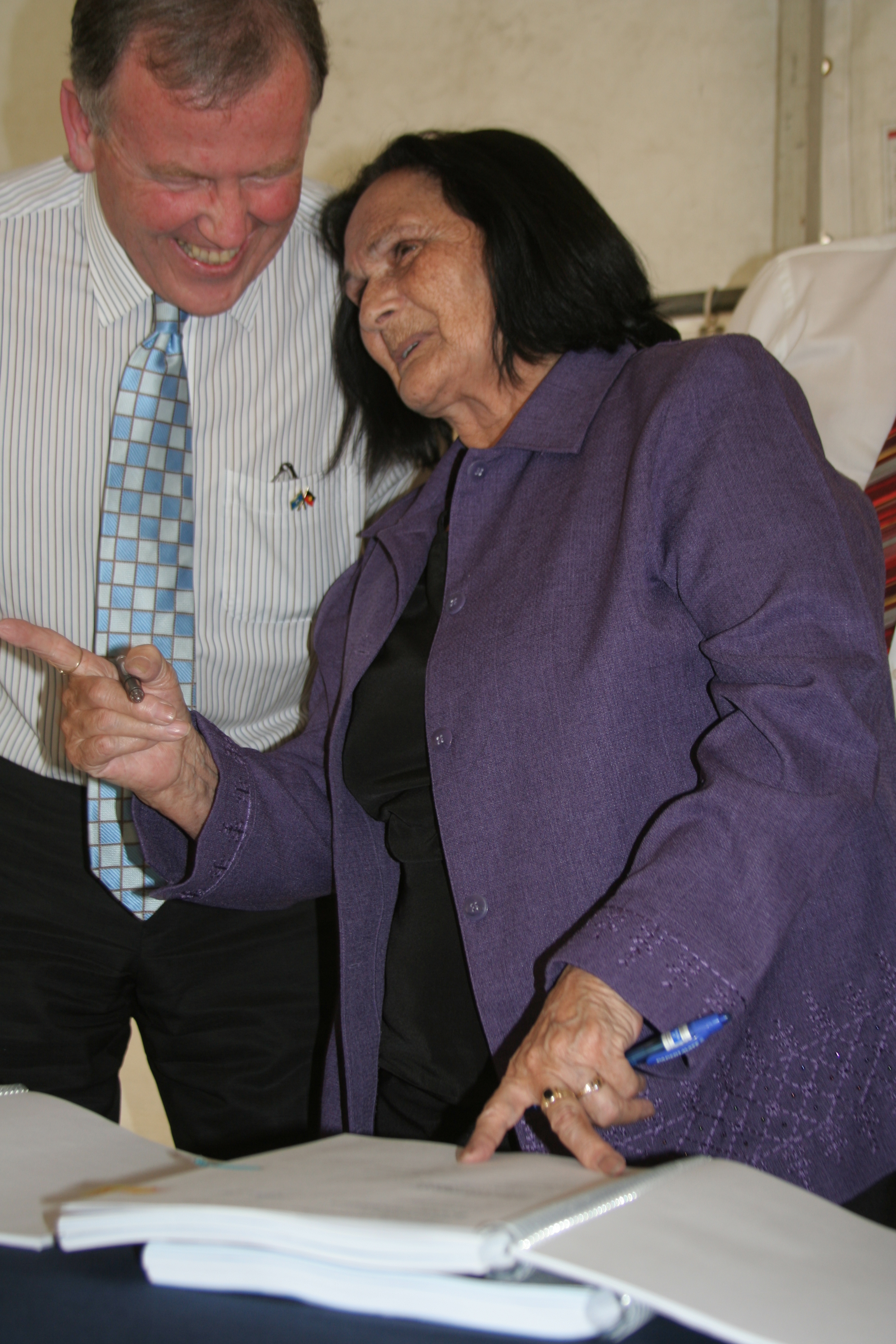 Deputy Premier Rob Hulls and Aunty Gwen Atkinson sign Gunaikurnai settlement agreement- photo by Todd Condie.JPG