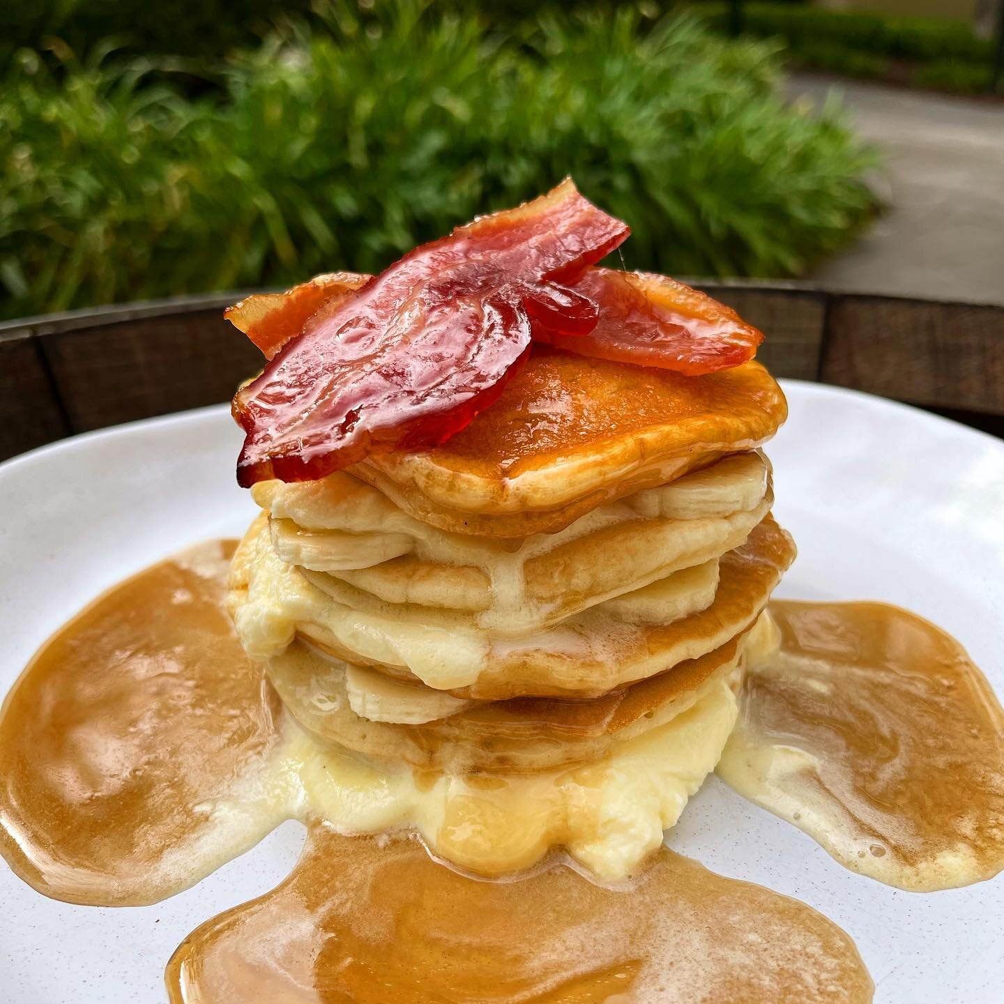 Banana pancakes so good Jack Johnson wrote a song about them 🤤🥞🍌
Get your paws on them this Easter Long Weekend, we&rsquo;re open for breakfast 8-11am every day! 🐰