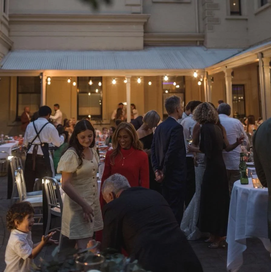 Festive evenings in the courtyard ✨ 

📸 brionphotography

#adelaideloves #adelaidefoodie #adelaidedrinks #adelaidebars #courtyard #dinnerunderthestars #drinks #christmasparty