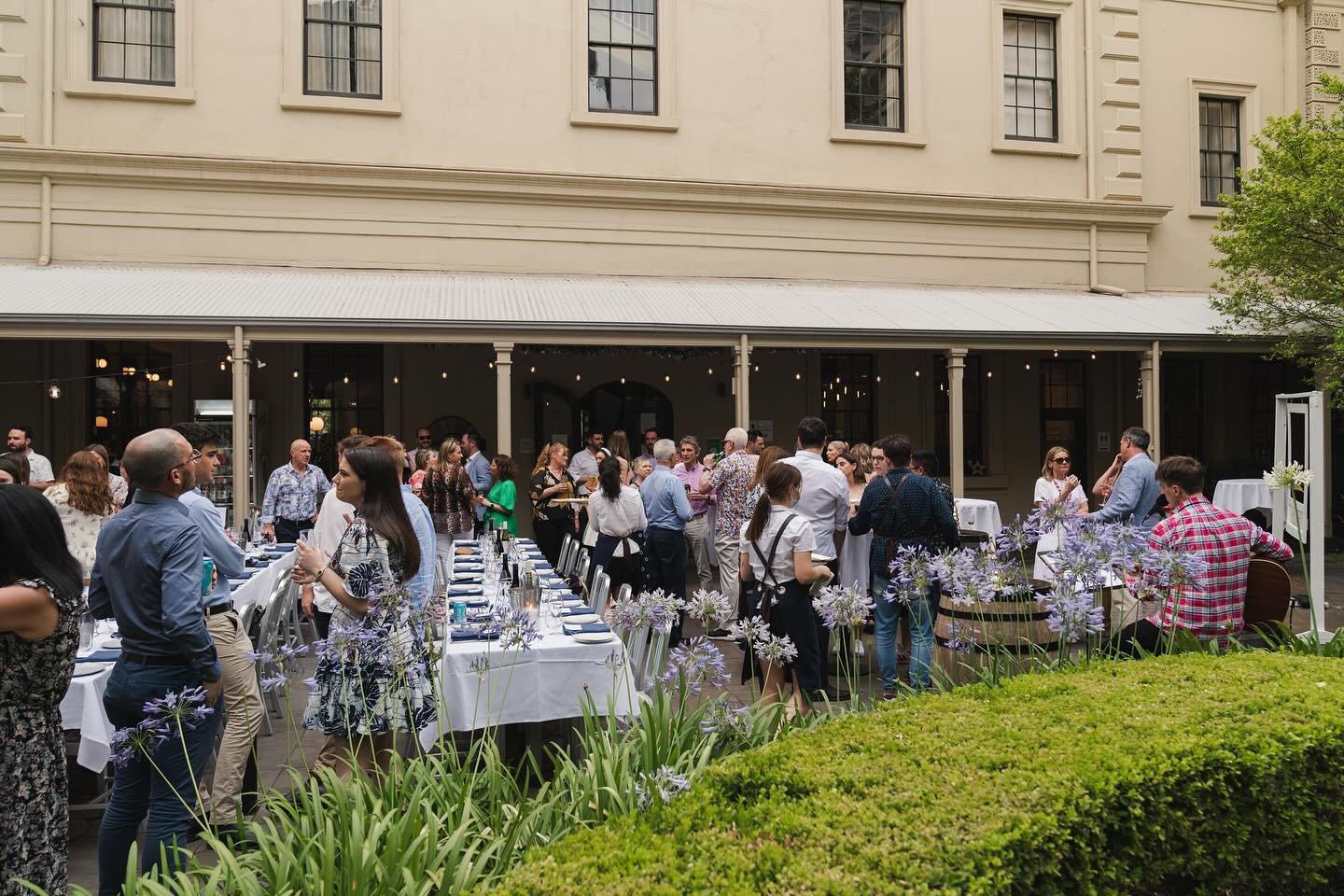 Busy festive evenings in the courtyard! 🥰 

#hiddensecret #hiddengems #adelaidestyle #outdoordining #adelaideloves #adelaiderestaurants #adelaidebars