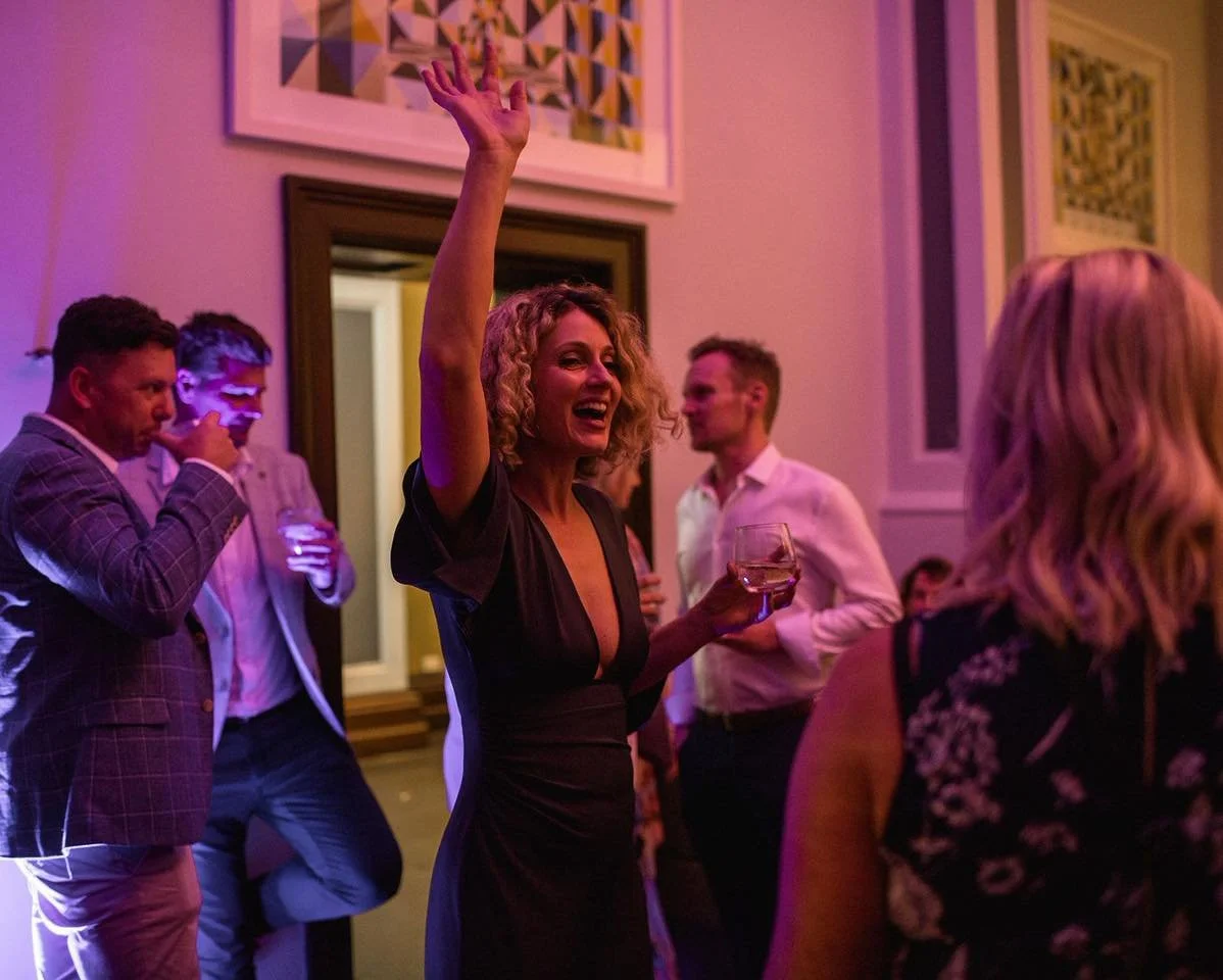 Friday night vibe in the bar!

Happy hours
Beer + wine 4-6pm
Cocktails 6-8pm

#happyhours #friday #afterworkdrinks #afterwork #adelaideloves