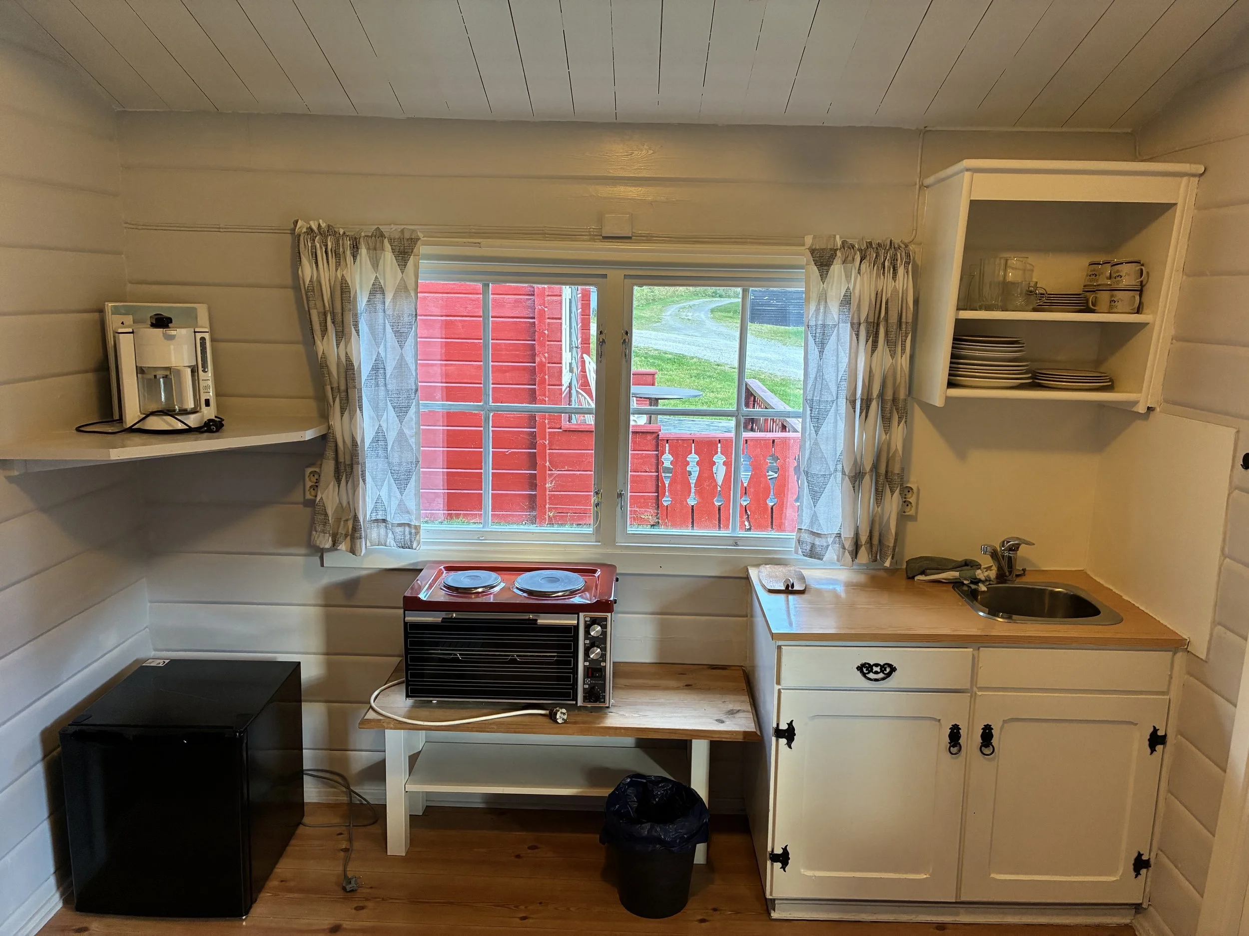 hut 4 