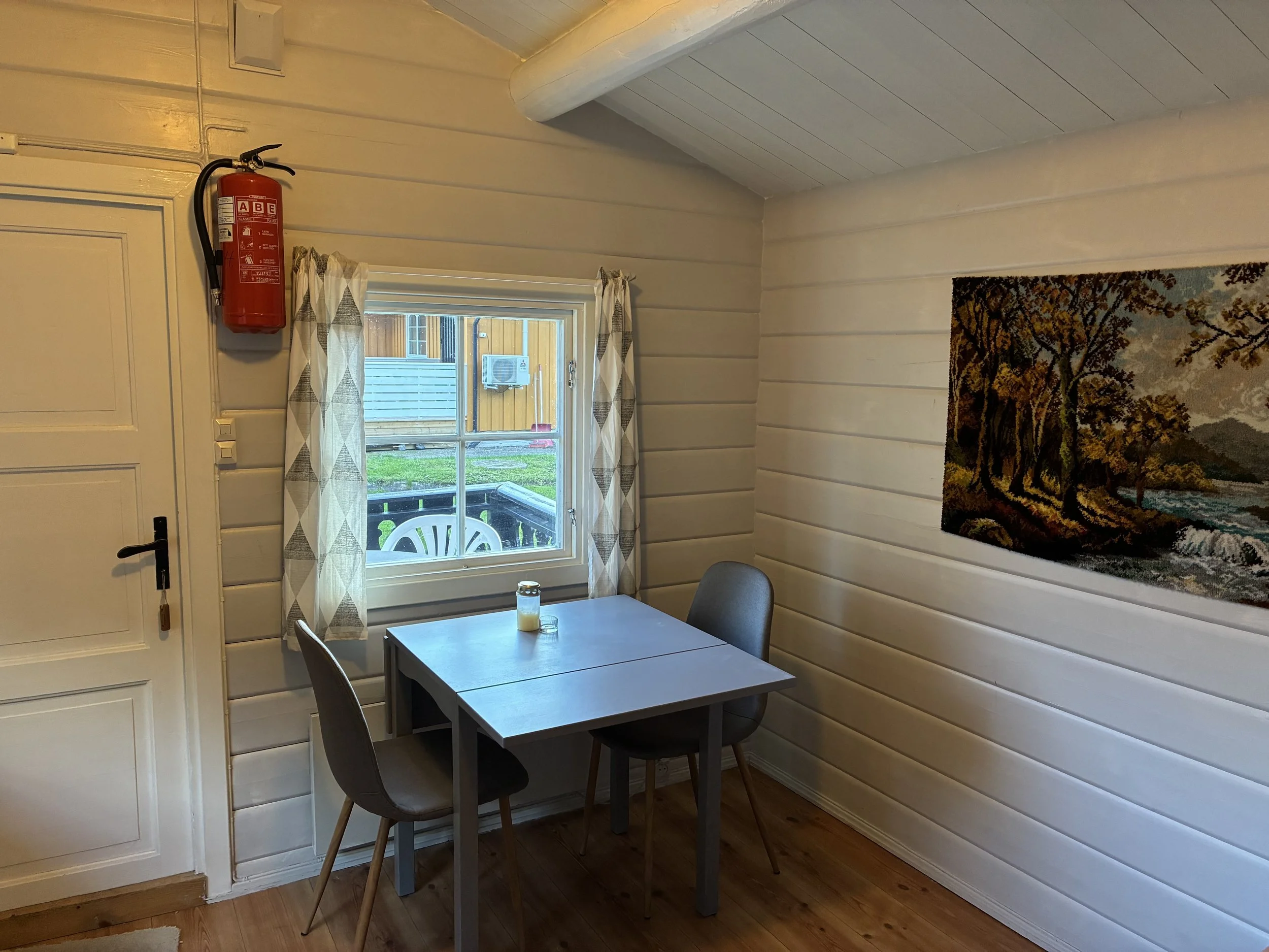 hut 4 