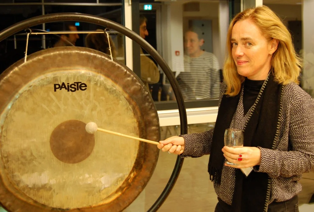 Susanne Binas-Preisendörfer with the final gong call