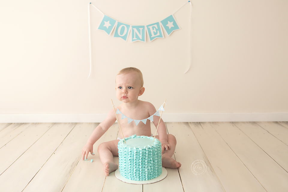 cake-cakesmash-photography-huntervalley-metford-familyphotographer-cakesmashphotography-boy-girl-messycake-studio-huntervalleyphotogaher-newcastlephotographer-portstephensphotographer-newcastle-portstephens-meltaylorphotography-metfordphotographer1.jpg