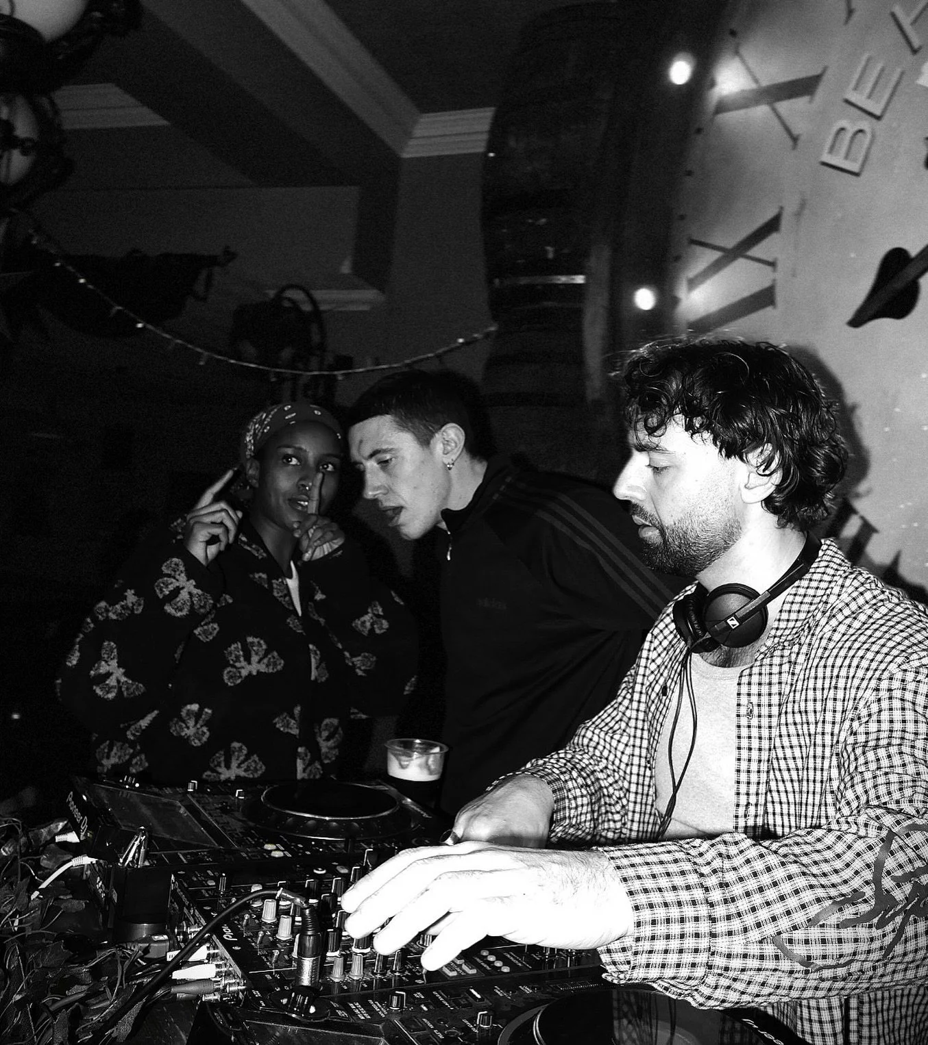 ^ NYE scenes from Jay-Mos iconic take over of the pub last month 🪩🕺

Tonight @gmssdj takes the decks once again, bringing the grooviest house and UK garage from 8 till late 

Come and dance the January blues awayy