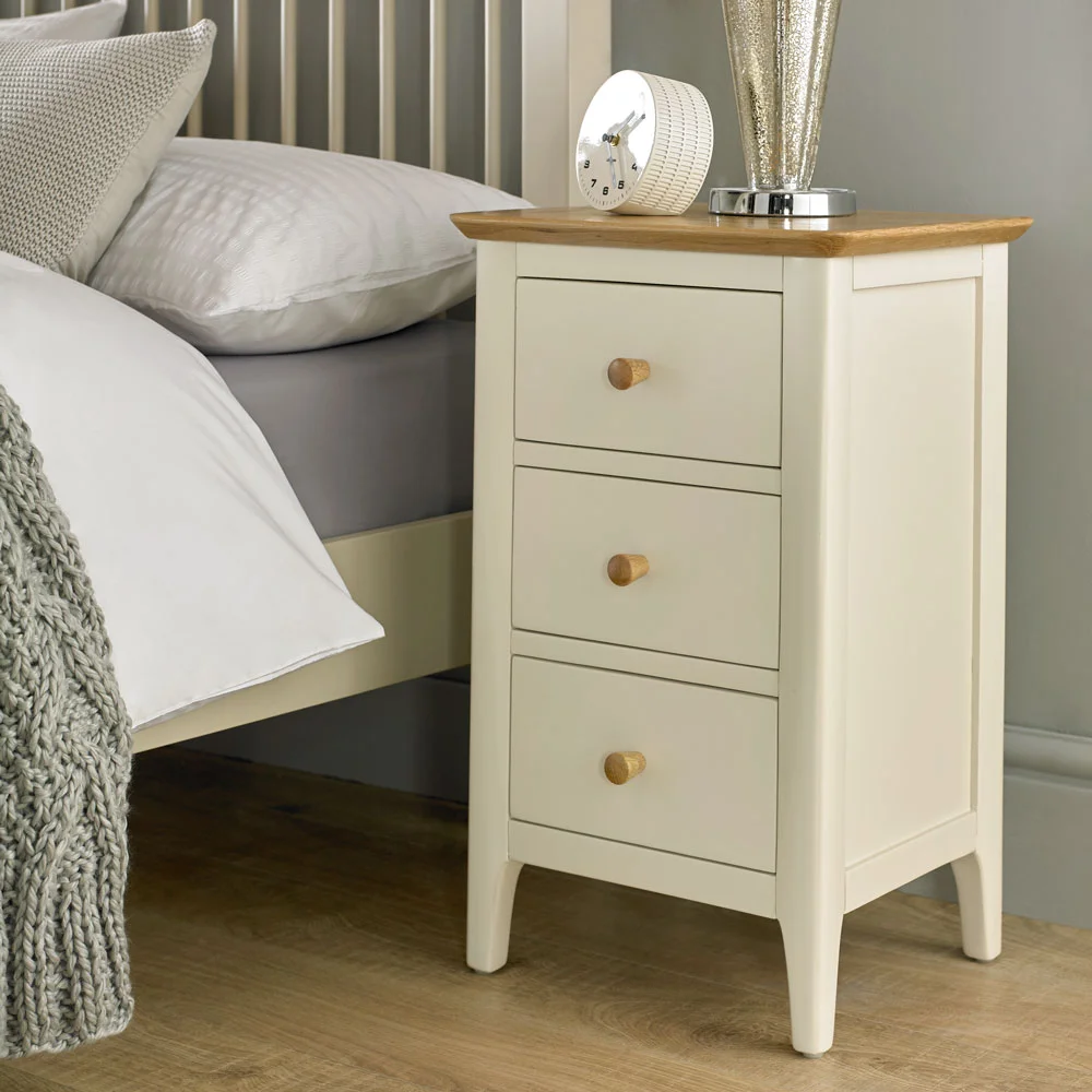 Selsley-3-drawer-bedside.jpg