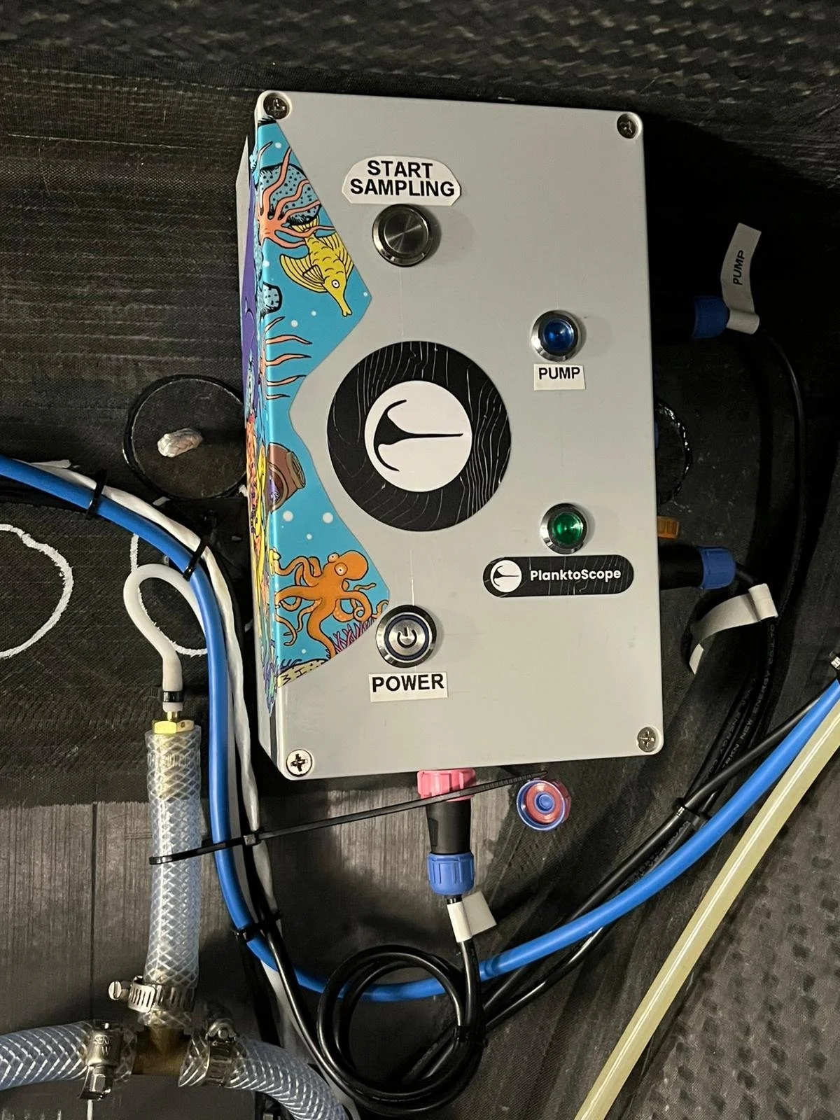 Boitier d'activation du planktoscope