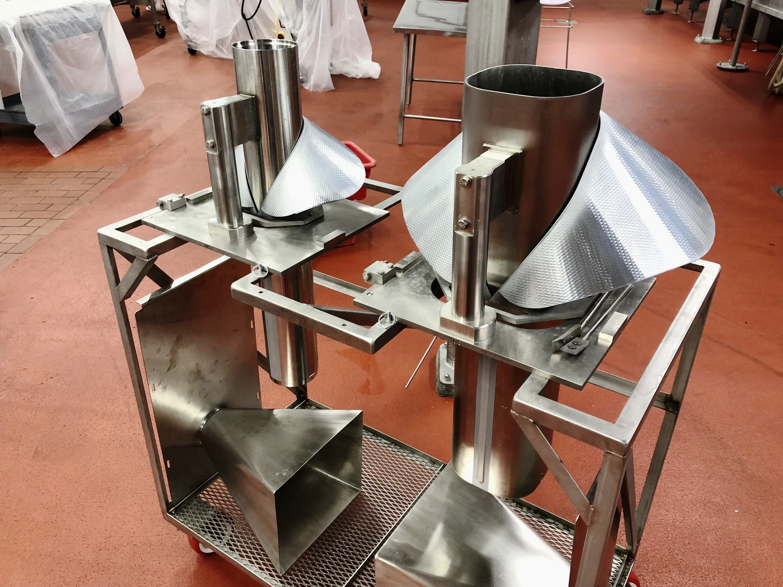  The cart had to be easy to use and roll to various locations, while protecting the expensive tubes from damage. The tube were also quite heavy, so the cart had to be strong enough to support their weight. With the addition of some supports and by us