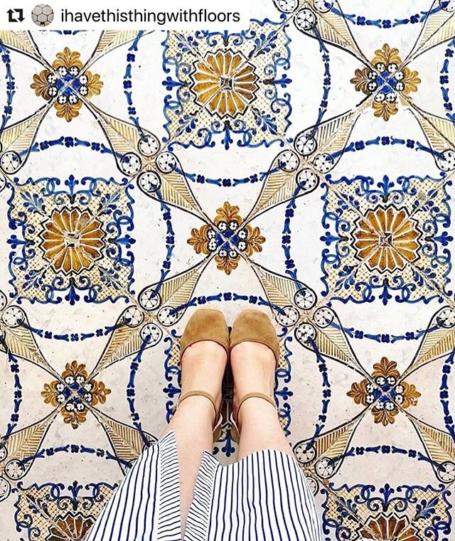 How beautiful are these floors to brighten up your Monday morning 👀😍
.
.
.
.

#Repost @ihavethisthingwithfloors with @make_repost
・・・
🤍💙🧡 #ihavethisthingwithfloors @lauraghitoi