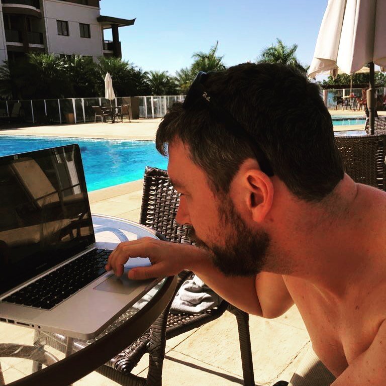 Pool office 🌞 such a lovely thing!