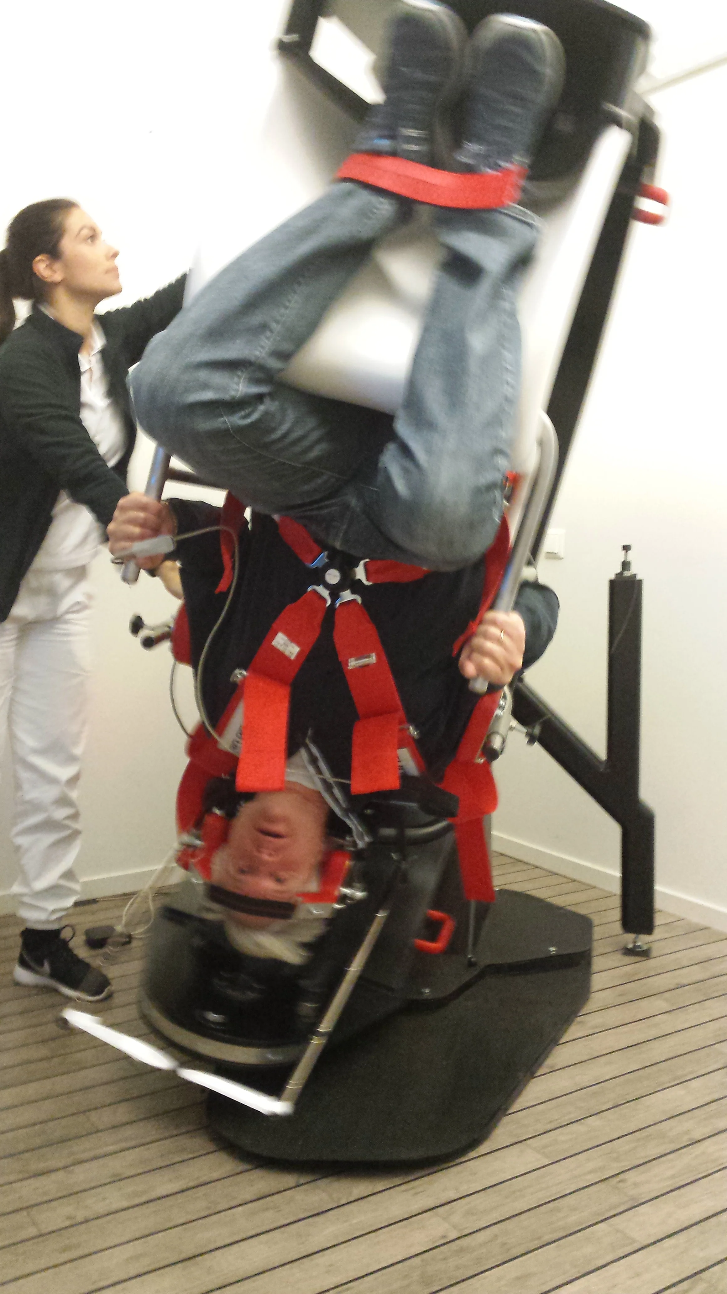 I mars prøvde jeg denne ”snurr-meg-rundt-stolen” i Stavanger. Kunne den også ha en positiv effekt på min hjerne og trettbarheten? (Innlegg 8)