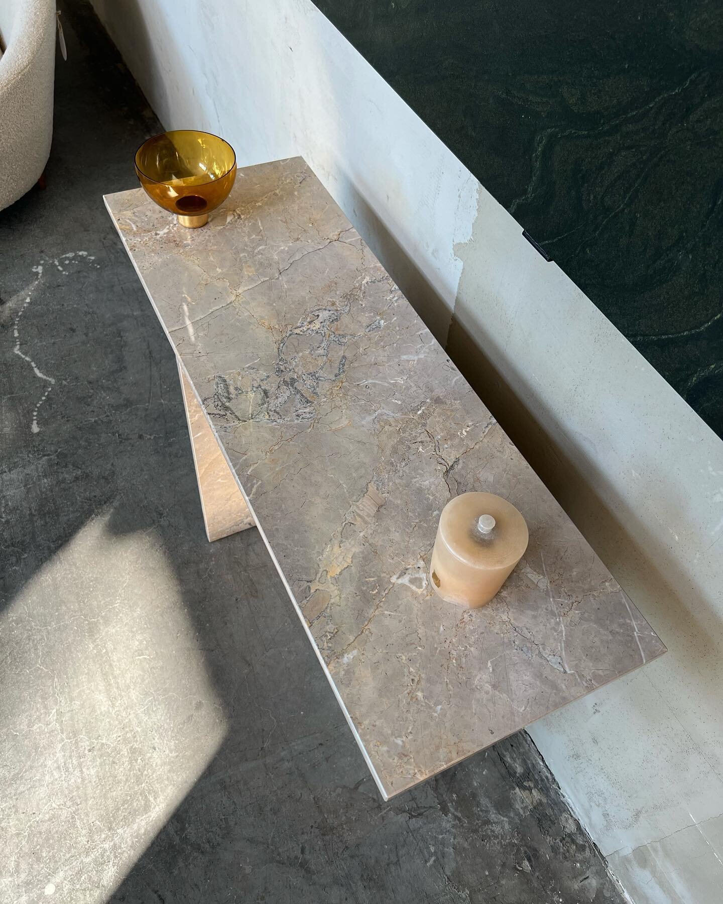 🪐Themis console table🪐
 
Noisette fleury marron marble

size: 100x35cm h.75cm

@petramarkstudio x @r_k_selection

#dve_petra_romi @dve_petra_romi

✉️ info: DM