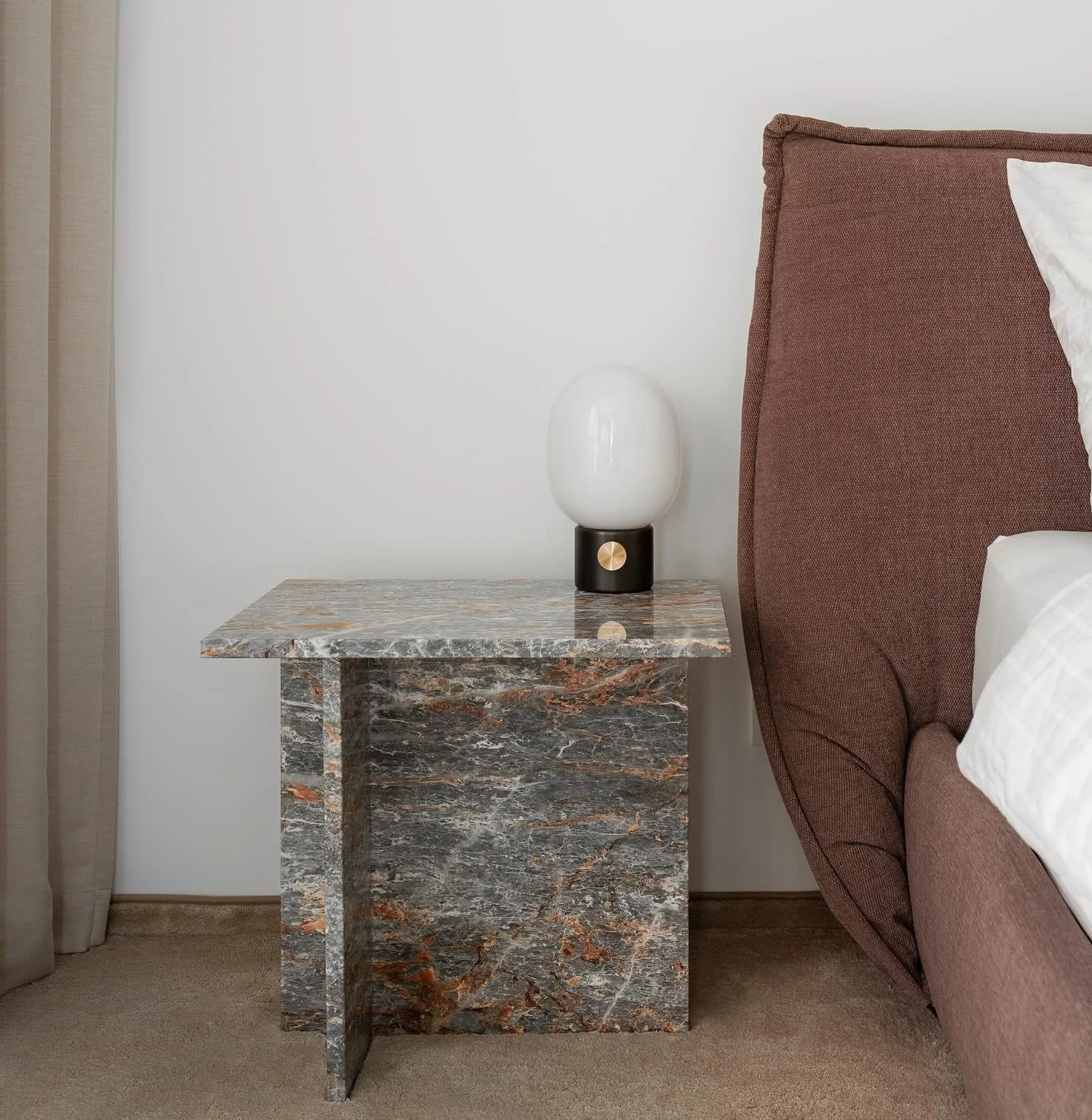 CHARIS side/night table 

Salome marble

size: 55x40cm, h.50cm

📷 by @pavelkudivani 
interior by @rk_selection_studio