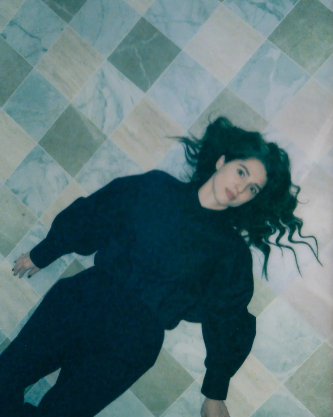 K&uacute;peľňa, ktor&uacute; sme rekon&scaron;truovali, bola dlhoročn&yacute;m snom. 
Chceli sme použiť typ pokl&aacute;dky, ktor&yacute; prirodzene zapadne k charakteru historickej budovy, v ktorej sa nach&aacute;dza.

Po mesiacoch pl&aacute;novania