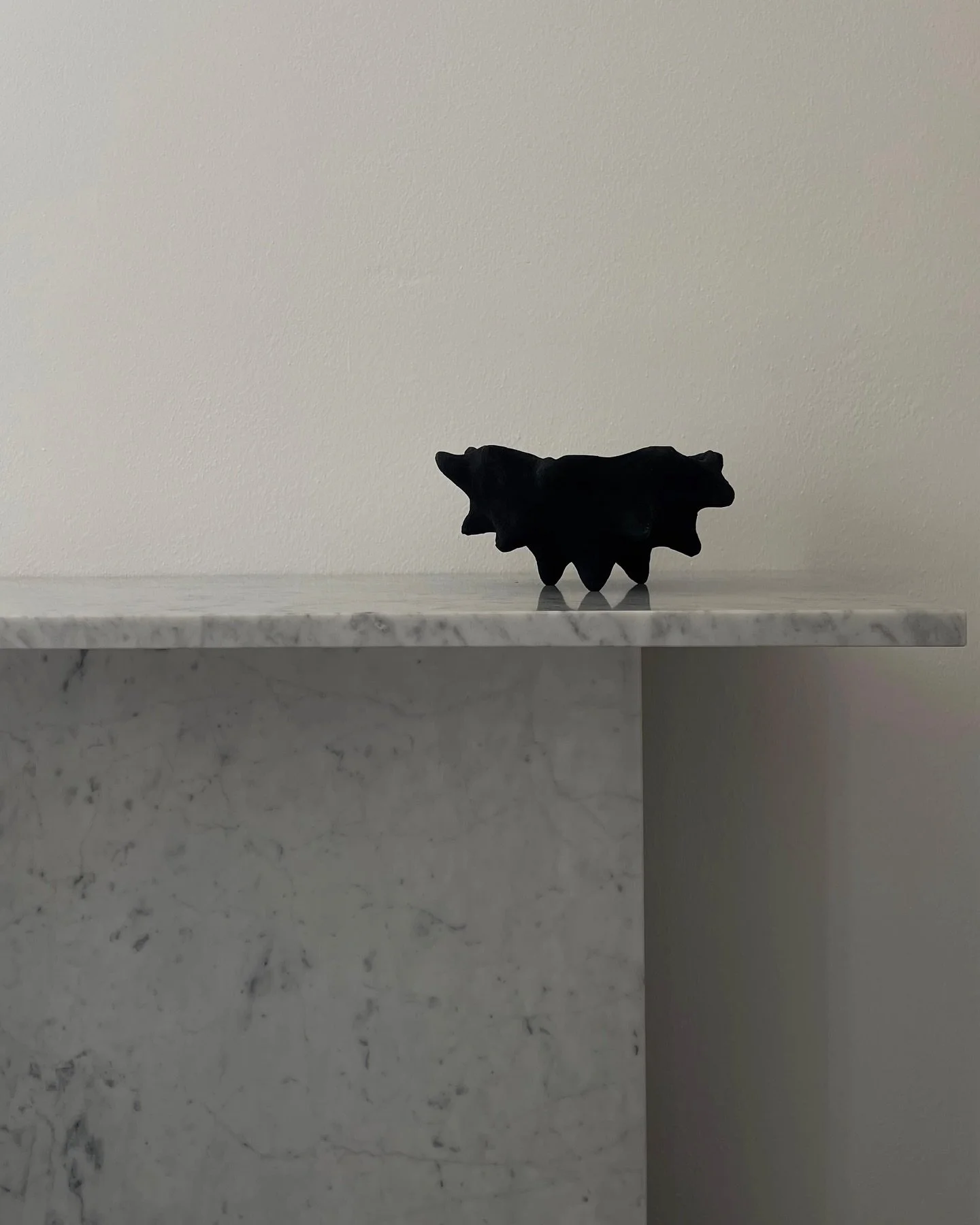 Themis console table

Carrara/Black marble 

size: 120x35cm, h.70cm

✨ thanks to our great customers @_lauraaziri_