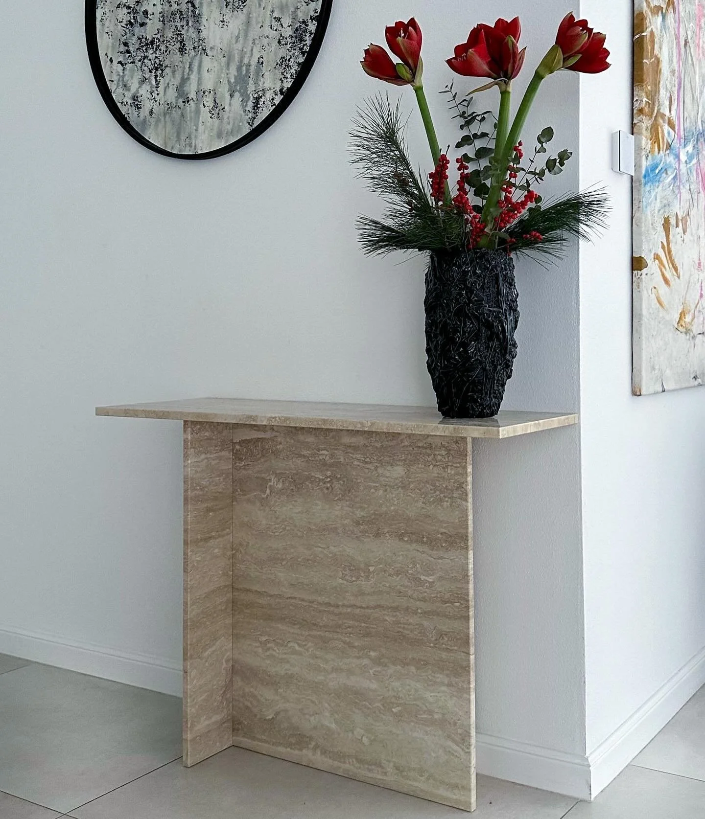 THEMIS console table 

Travertino Classico

size: 100x35cm, h75cm

#dvepetraromi 

✨ thanks to our great customers @miriamteap