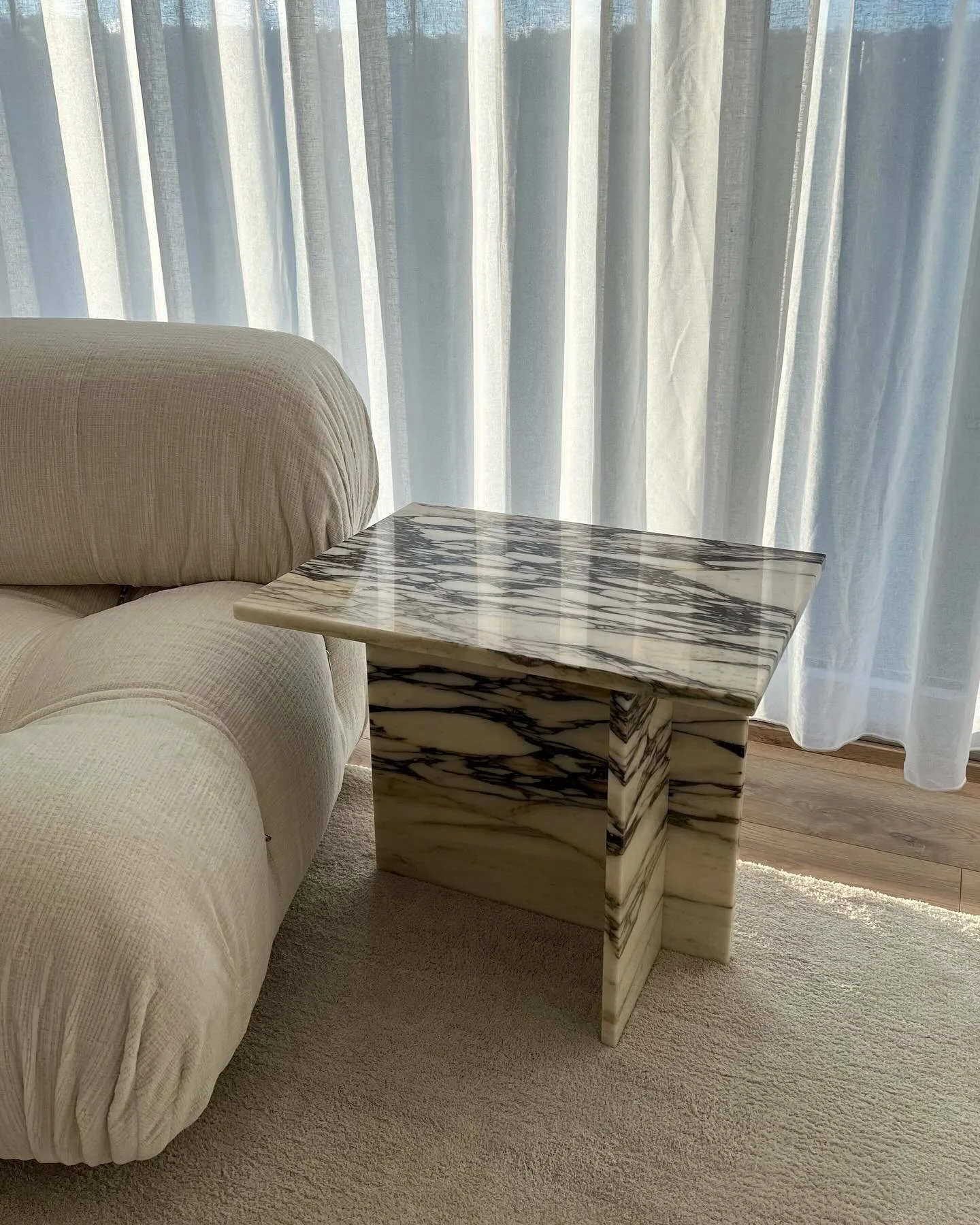 CHARIS side table 

Calacatta Viola marble

size: 55x40cm, h.50cm

#dvepetraromi 

✨ thanks to our great customers @simmi.sim