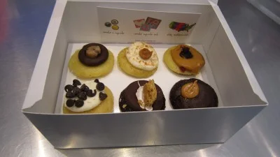 It’s Christmas time in THE city! Let’s eat!