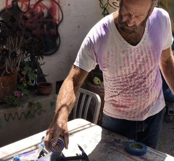 @articulatejimcotter: " #TBT: Armed with a can of spray paint, renowned visual artist @kennyscharf gives the Articulate drone a vibrant makeover."
