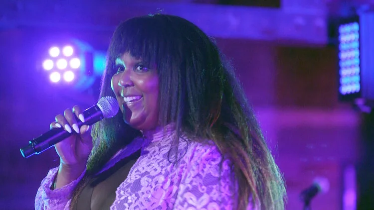 lizzo (1).jpg
