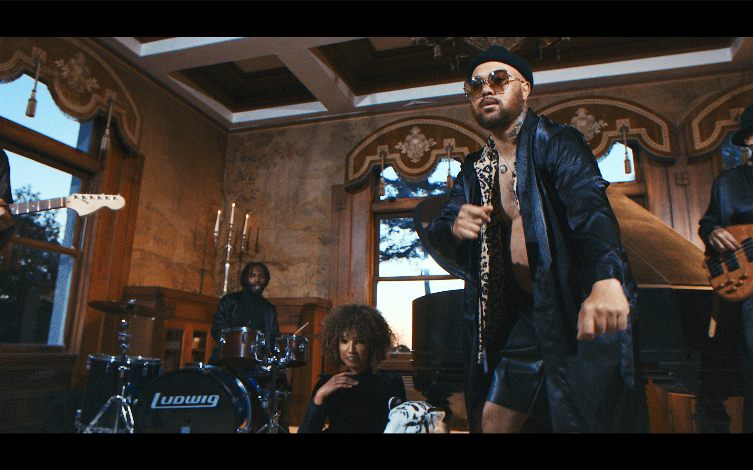 frequencyexclusive-The-Right-Time-Official-Video-2.jpg