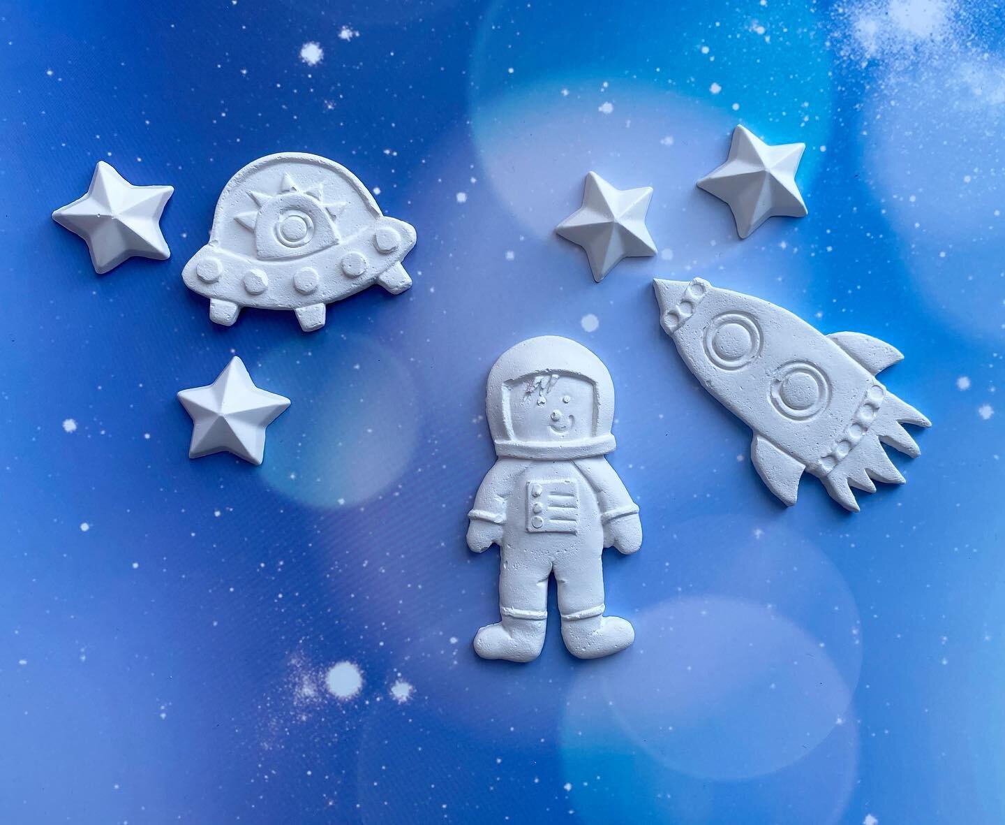 ONE SMALL STEP FOR MAN... lots of happy children to receive the NEW space themed Boredom Box.

**photographed is contents of small box**

🚀 

#space #spacetheme #spacethemed #intergalactic #galaxy #stars #spaceship #ufo #astronaut #astronomy #astron
