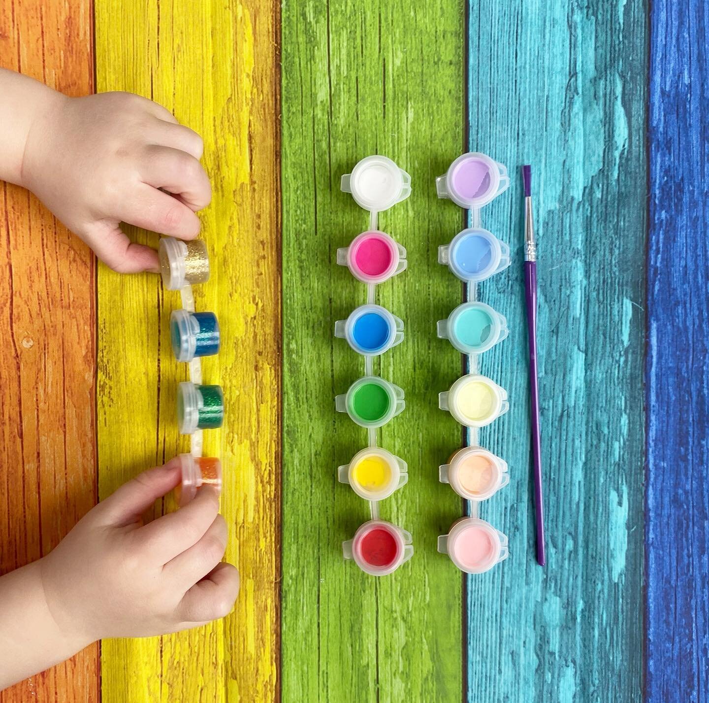 DAY 18 // COLOUR

Tinkers is ALL about colour!
The brighter the better.

Each Boredom Box comes with either 1 or 2 paint pots (depending on size of box*) but did you know I have glitter and pastel paints that you can add on to your order? 

#day18 #1