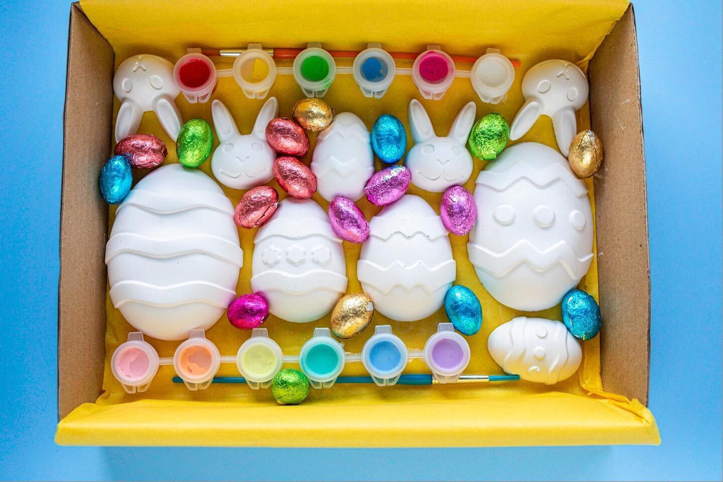 The large Easter Boredom box with added chocolate should keep them quiet for quite some time. 

Maybe long enough for you to grab a cuppa! 

📸: @summersphotographyuk 
🍫: @masters.sweettreats 

#easter #eastereggs #eastergifts #easterdecor #easterbu