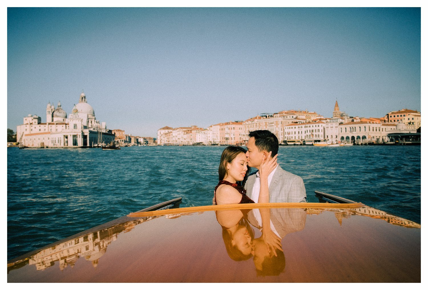 Venice-taxi-boat-luxury-photoshoot-couple-wedding_0156.jpg