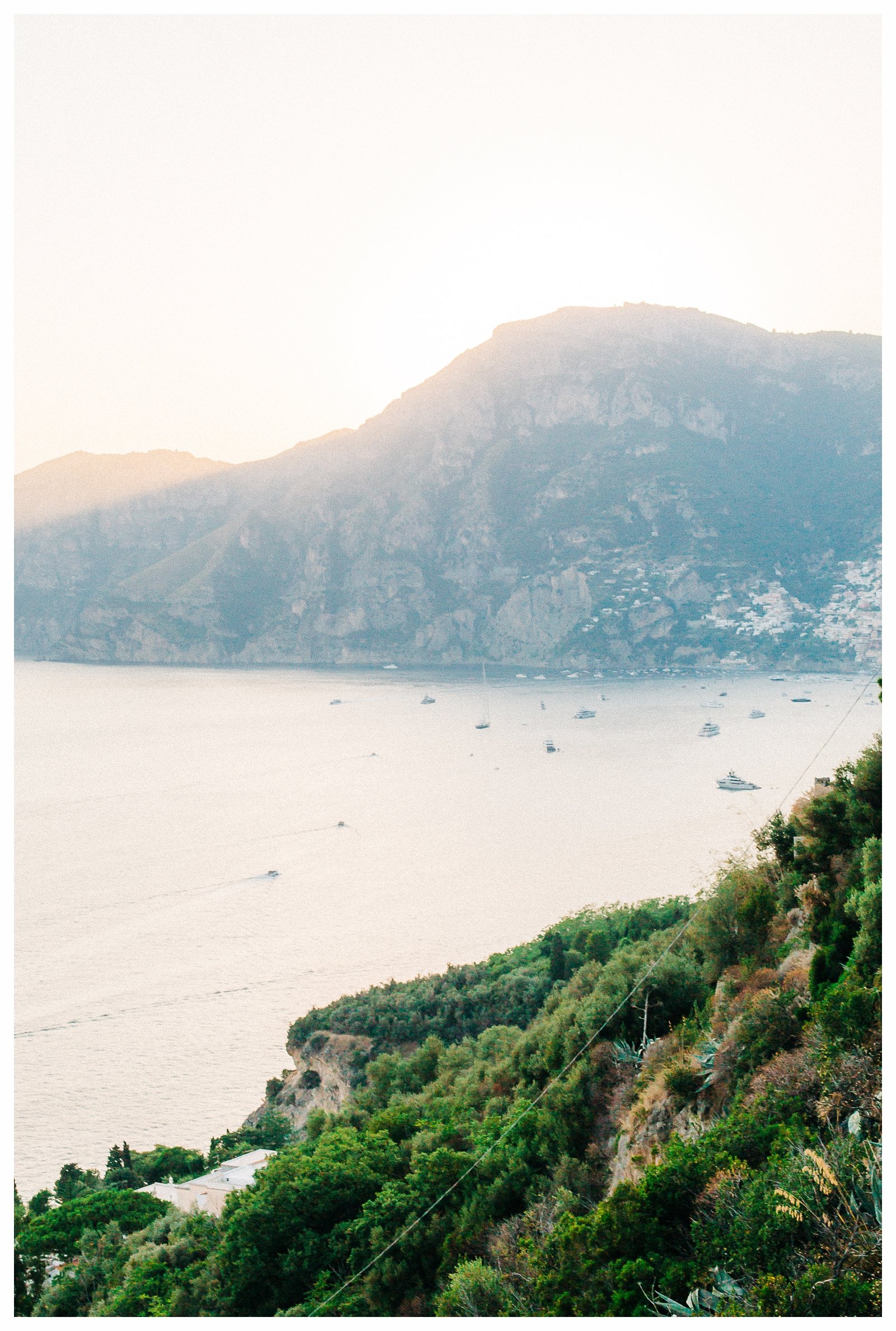 Positano-Amalfi-Coast-Vintage-Car-Vespa-Photographer-Couple_0138.jpg