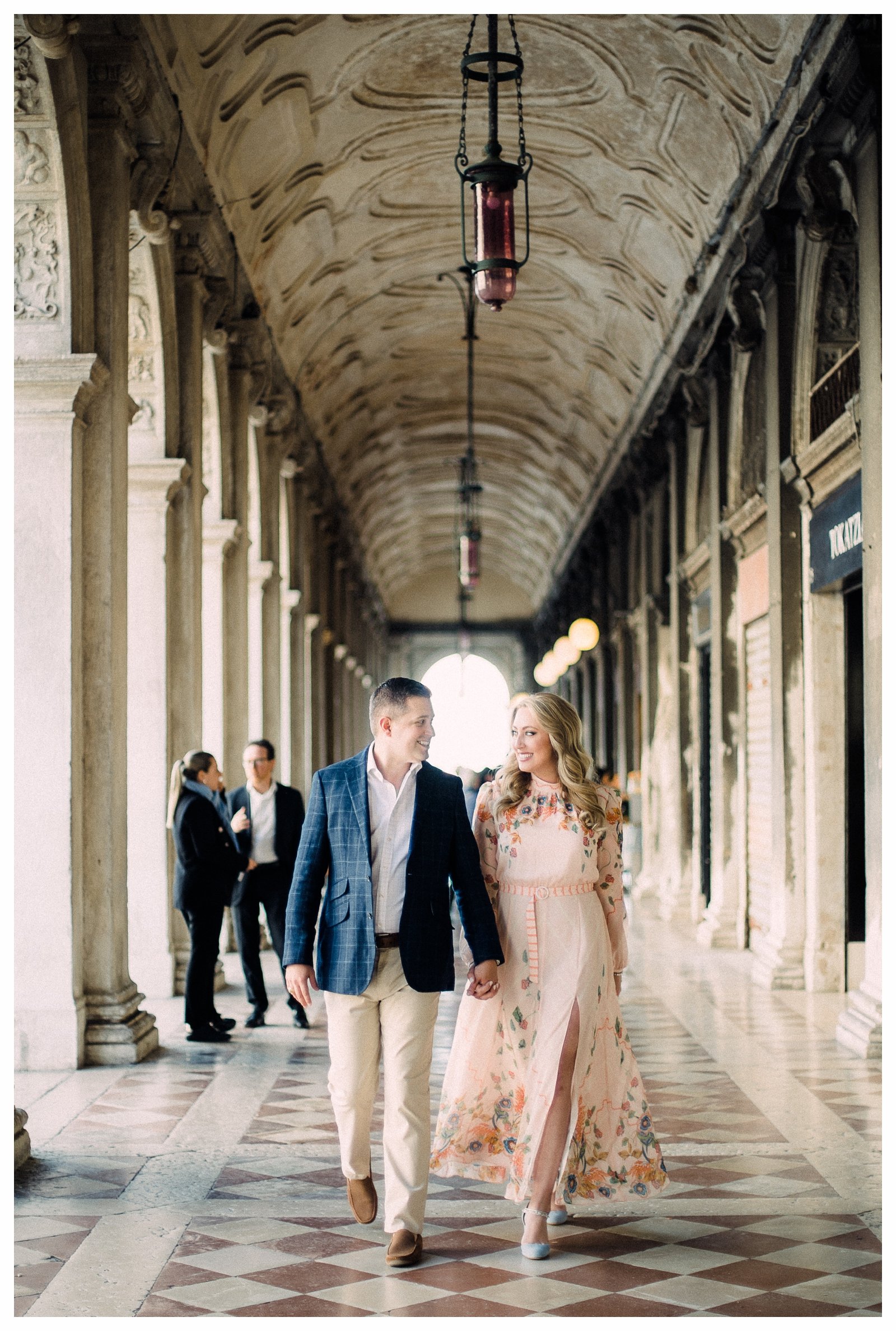 couple-photographer-honeymoon-venice-positano-florence-rome-italy_0009.jpg