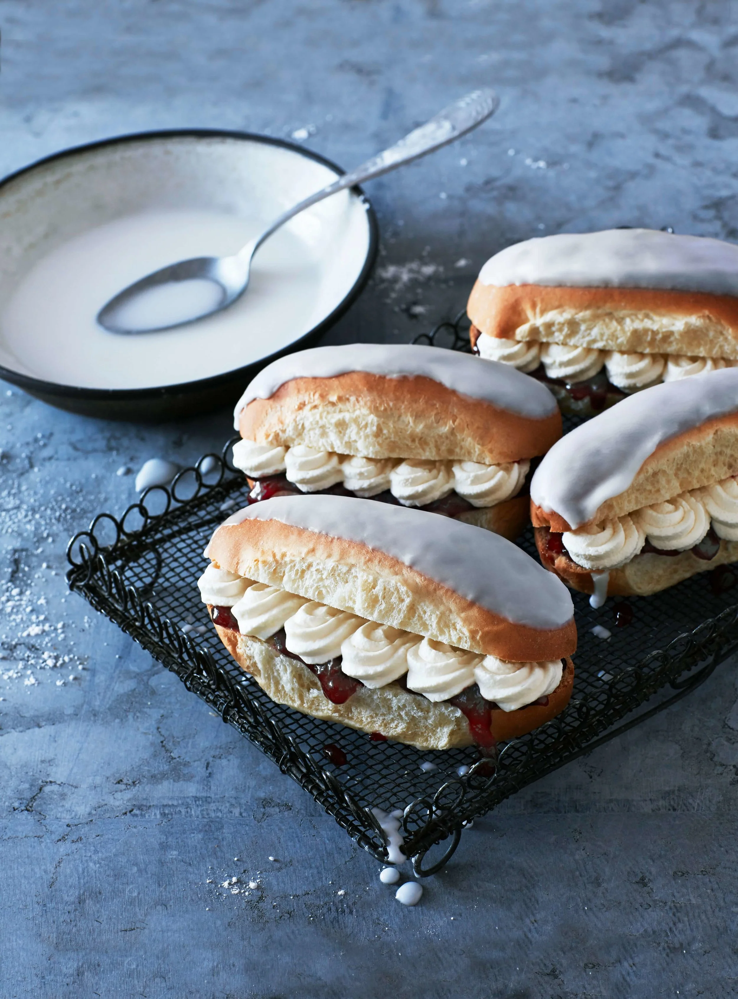 Project: Tanya Burr, 'Tanya Bakes.' Photography: Susanna Blavarg. Props: Olivia Wardle.