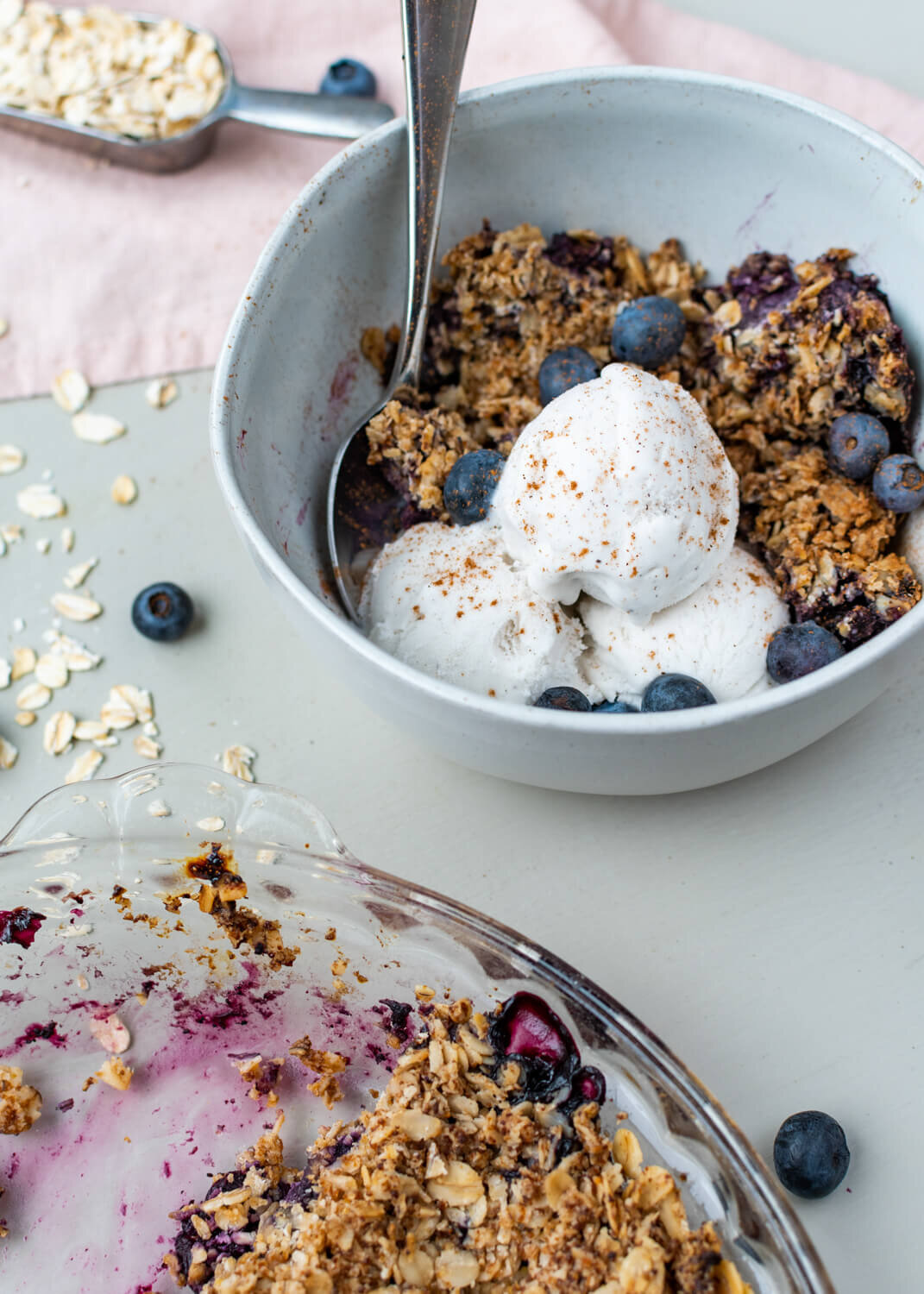 Vegan-Simple-Blueberry-Crisp-with-Ice-Cream-Dessert-Green-Eatalia-crvnka-Photography.JPG