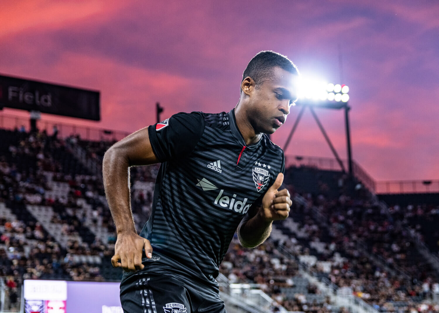 Ola-Kamara-Sunset-Audi-Field-DC-United-MLS-2019-Soccer-Washington-crvnka-Photography.JPG